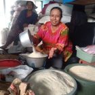 Pedagang Beras Di Pasar Sayur Magetan.