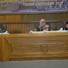 Ketua DPRD Kabupaten Magetan, Karmini, Pimpin Rapat Paripurna.