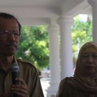 Bupati Magetan,Suprawoto memberikan keterangan Kepada Wartawan