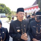 Suprawoto, Bupati Magetan Memberikan Keterangan Kepada Wartawan. 