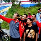 Bupati Magetan, Suprawoto Swafoto bersama Warga Magetan.( Norik/Magetan Today)