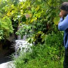 Aliran Sungai Panasan Penuh Busa Dan Bau Busuk.(Norik/Magetan Today)