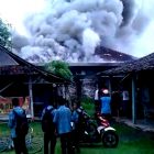 Api Membakar Rumah Mugito Dengan Cepat. ( Norik/Magetan Today)