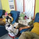 Petugas PMI Magetan Mengambil Darah Wartawan. (Norik/Magetan Today)