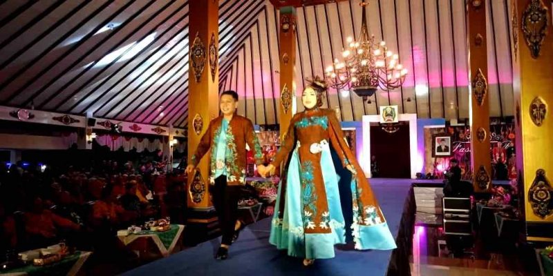 Model Berlaga Di Catwalk Fashion Show Batik Khas Magetan. ( Norik/Magetan Today)