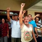Pendukung Bakal Cakades, Ratma Indra, Berorasi. ( Norik/Magetan Today)