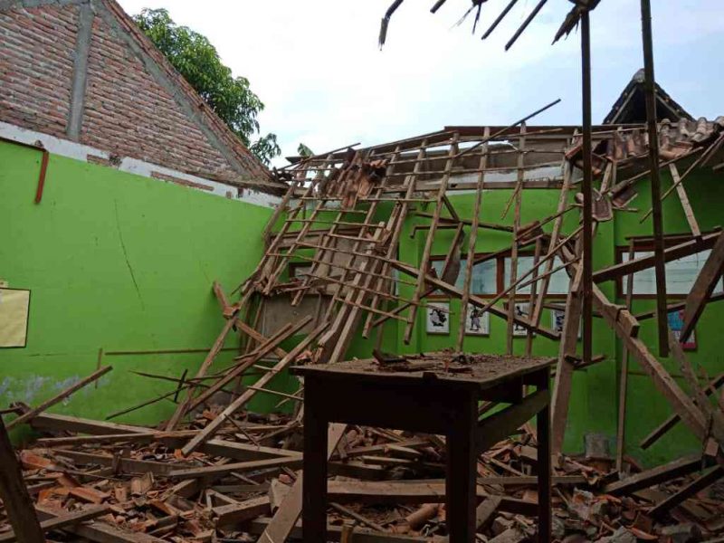 Ruang Kelas SDN 2 Mangge, Kecamatan Barat Yang Ambrol. ( Norik/Magetan Today)