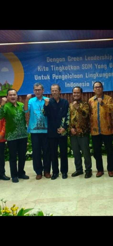 Bupati Magetan Suprawoto bersama Pimpinan Dewan serta sejumlah Kepala OPD yang membidangi Lingkungan Hidup Pemkab Magetan. ( Istimewa).