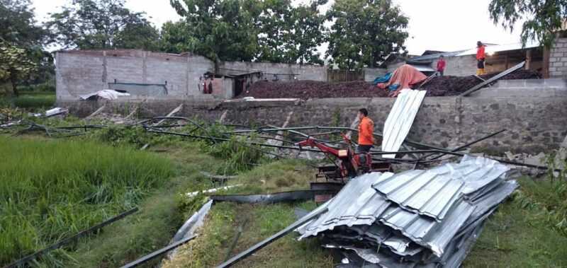 Sebuah  Bangunan Rusak Parah Akibat Puting Beliung. (BPBD Magetan Untuk Magetan Today)