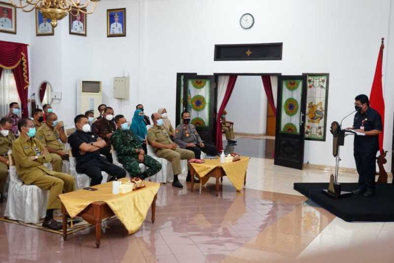 Plt Kepala Bakorwil Madiun, Karyadi, menyampaikan Paparan Arah pembangunan Provinsi Jawa Timur wilayah Madiun Raya. (Norik/MagetanToday). 