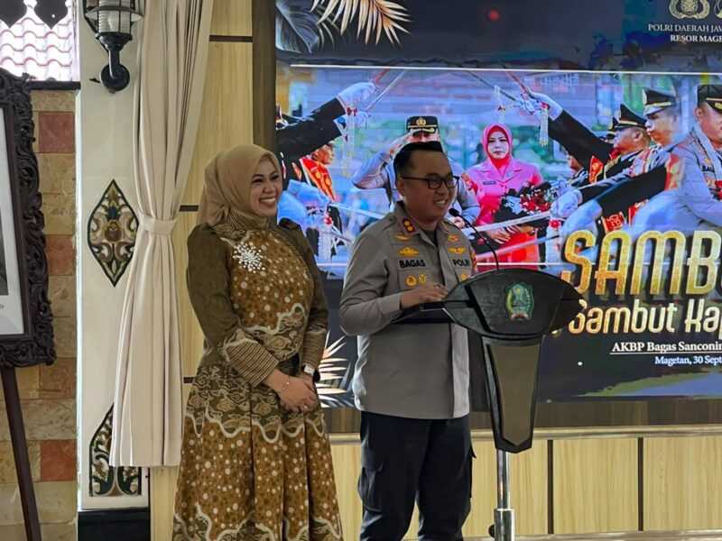 Kapolres Magetan AKBP Bagas Sancoyoning Aji bersama Istri.