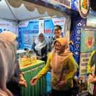 Bupati Magetan Nanik Sumantri Meninjau Stan RSUD dr Sayidiman di Gelaran PPRM HUT Magetan Ke-351